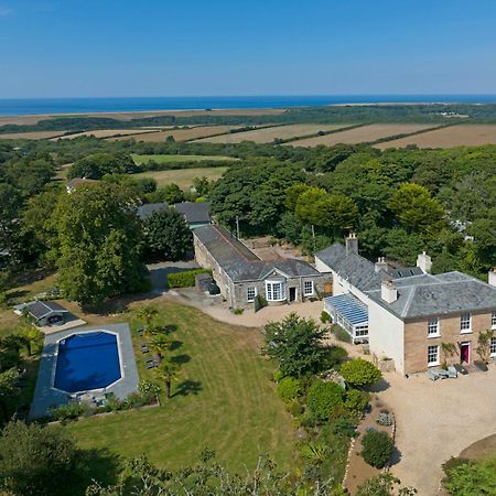 Red River Stables - Peaceful, Beautiful Grounds, Swimming Pool, Central Location For West Cornwall 坎伯恩 外观 照片
