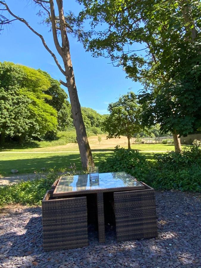 Red River Stables - Peaceful, Beautiful Grounds, Swimming Pool, Central Location For West Cornwall 坎伯恩 外观 照片