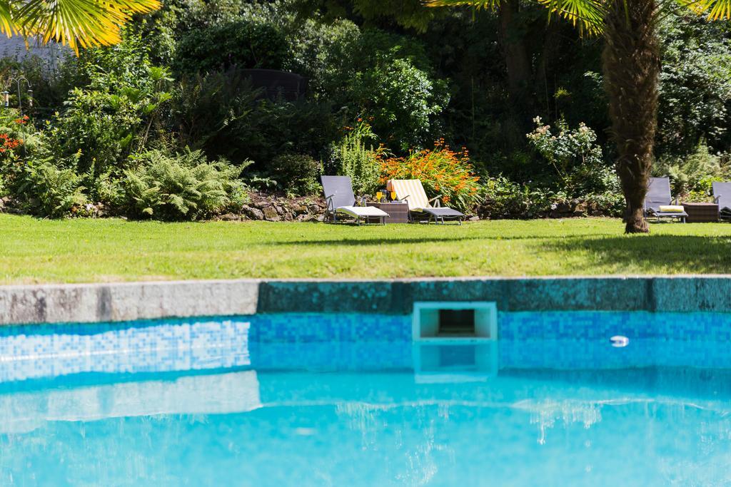 Red River Stables - Peaceful, Beautiful Grounds, Swimming Pool, Central Location For West Cornwall 坎伯恩 外观 照片